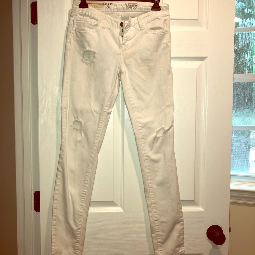 Vans skinny, distressed white denim pants